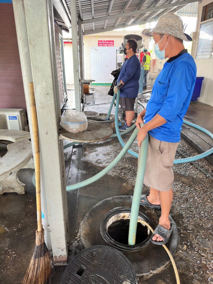 ดูดส้วม โรงงานแปซิฟิค แถวนิคมสมุทรสาคร