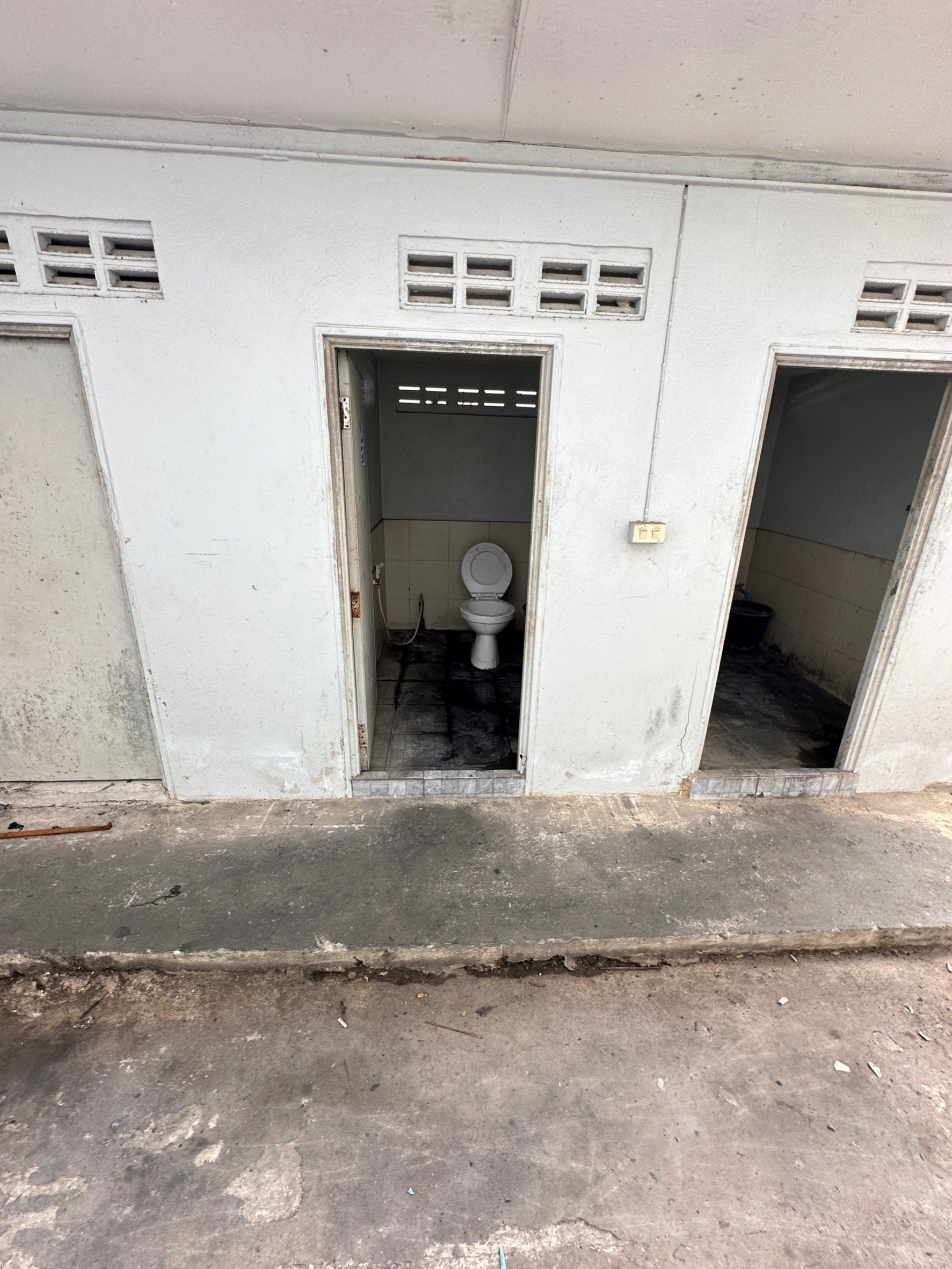 ดูดส้วมโรงงาน-ศรีเมือง ถังแซท 1 บ่อ